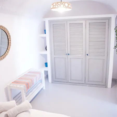 Joy House * Akrotiri (Santorini)