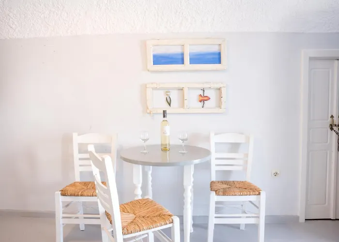 Joy House * Akrotírion